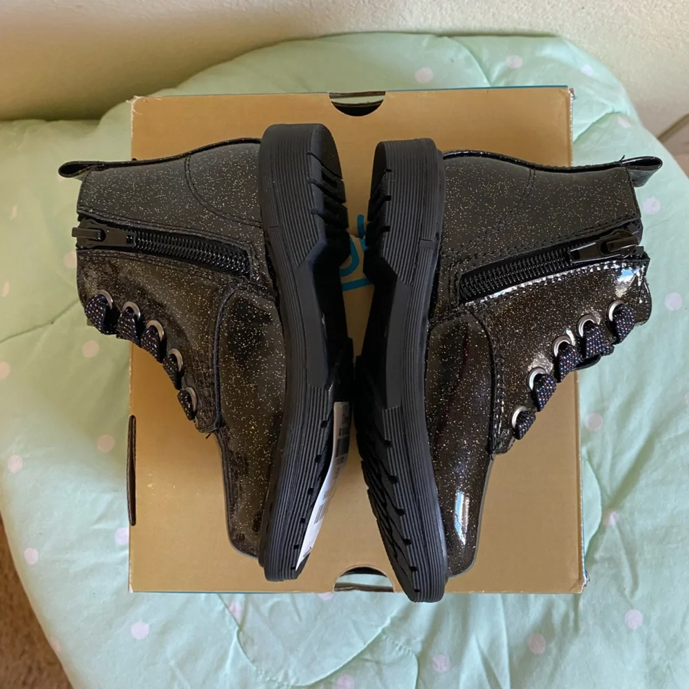 NWT Black Little Reese Glittery Girls Boots size 7